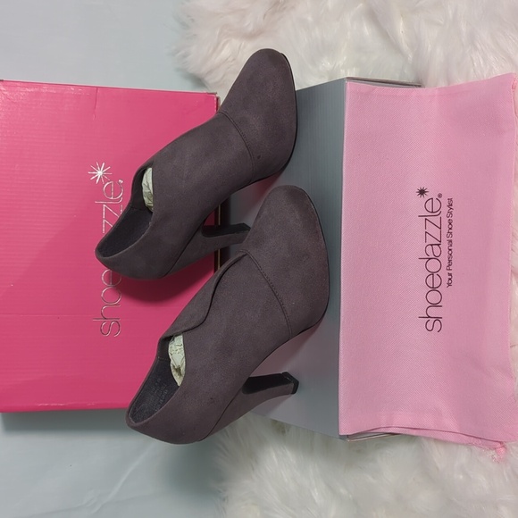 Little Diva Grey Booties - Picture 2 of 8